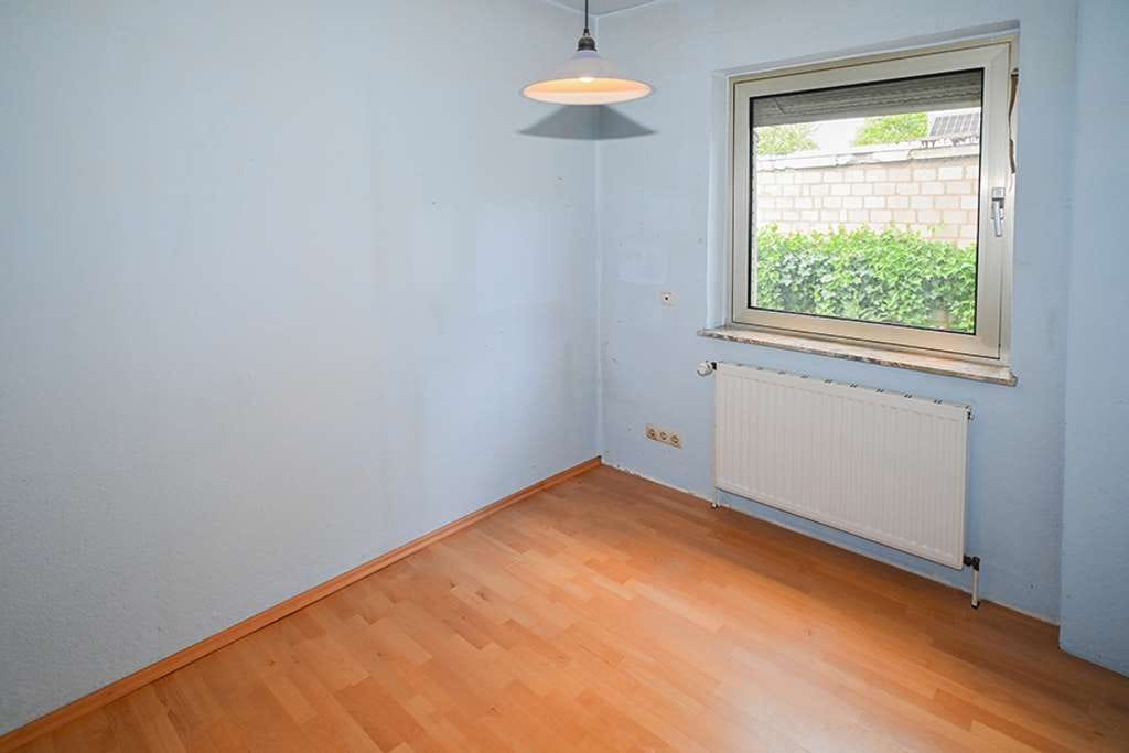 Immobilie in Elze - Elze - Einfamilienhaus mit Potenzial in gefragter Lage mit großem Garten - Bild 3