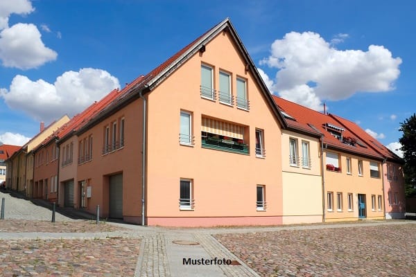 Immobilie in Steinbach am Glan - Kapitalanlage + Dreifamilienhaus nebst Garage und Carport + - Bild 0
