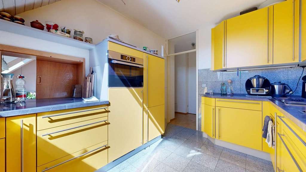 Immobilie in Kirchheim bei München - Attraktive Maisonette-Wohnung mit zwei Südbalkonen in Kirchheim - Bild 4