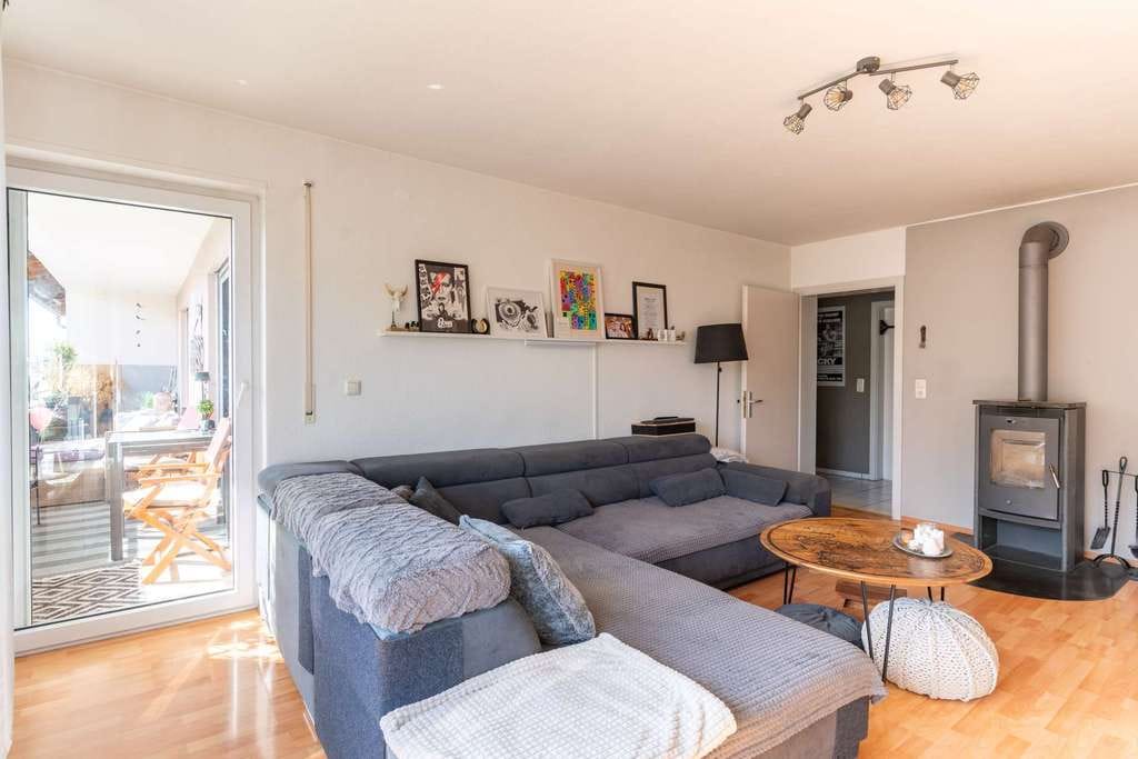 Immobilie in Betzigau - Sonnige 4-Zimmer-Wohnung mit Kamin & Südbalkon in ruhiger Lage von Betzigau - Bild 4