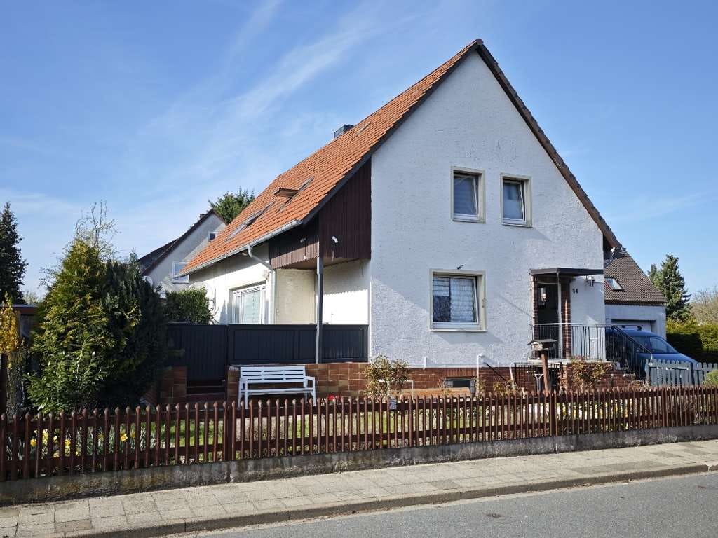 Immobilie in Peine - Großzügiges Zweifamilienhaus 
zur Selbstnutzung oder 
als Kapitalanlage - Bild 0