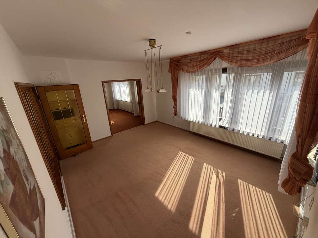 Immobilie in Nußloch - Großzügiges Zweifamilienhaus mit XL-Garten, Garagen & Ausbaureserve! - Bild 4