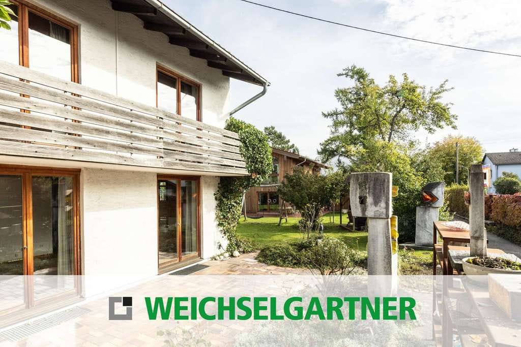 Immobilie in Kirchheim bei München - Viel Platz zur Entfaltung: Freistehendes Einfamilienhaus mit Künstler-Atelier in sehr ruhiger Lage - Bild 0
