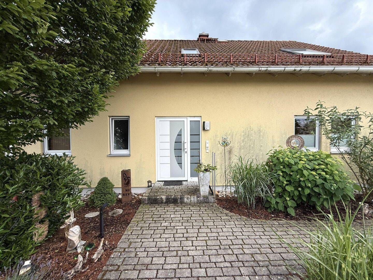 Immobilie in Deining - Großzügiges Einfamilienhaus in gefragter Lage - Bild 1