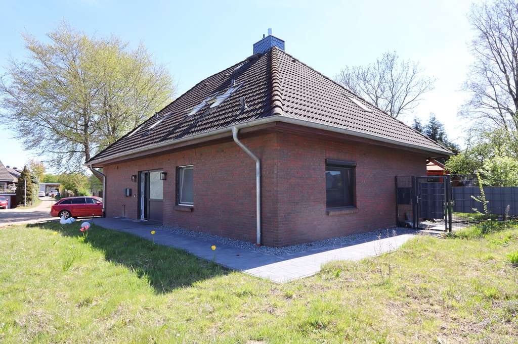Immobilie in Schmalfeld - Einfamilienhaus mit Garage in Sackgassenlagen von Schmalfeld - Bild 3