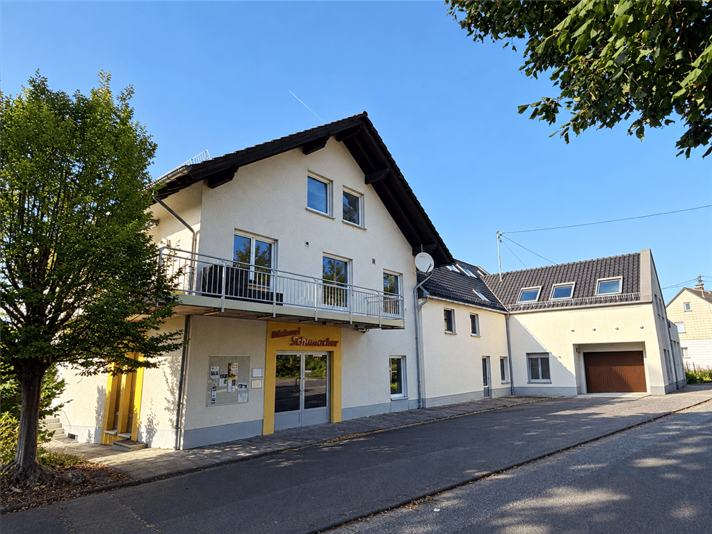 Immobilie in Altenkirchen (Westerwald) - Nähe Altenkirchen und Hamm! Wohn -und Geschäftshaus, viel Potenzial und Möglichkeiten, in ruhiger Lage stehend! - Bild 0