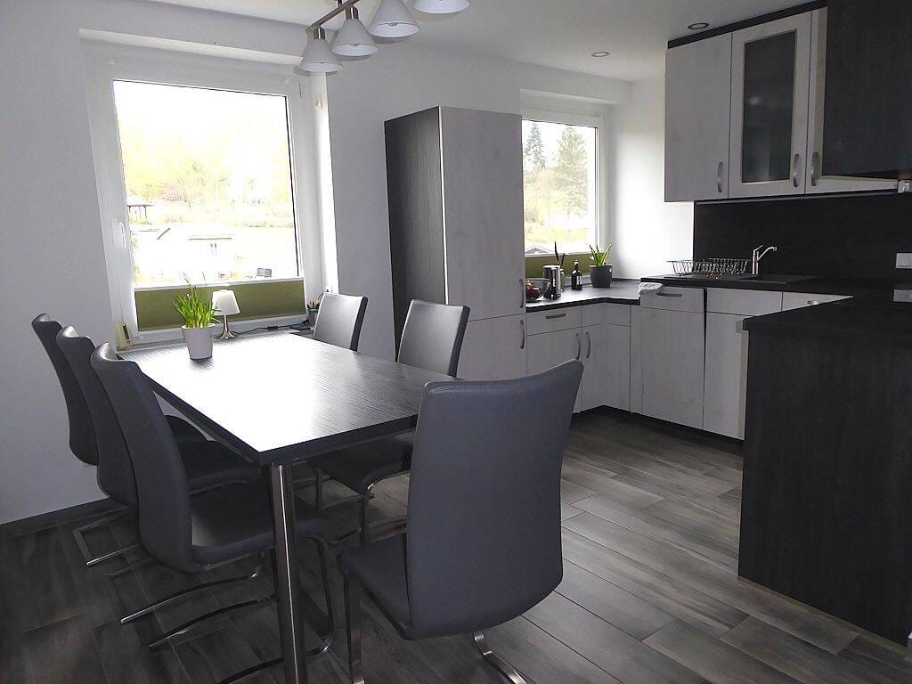 Immobilie in Rosenthal am Rennsteig - Einziehen und wohlfühlen - Kernsanierte 3 Zimmer Eigentumswohnung - Bild 0
