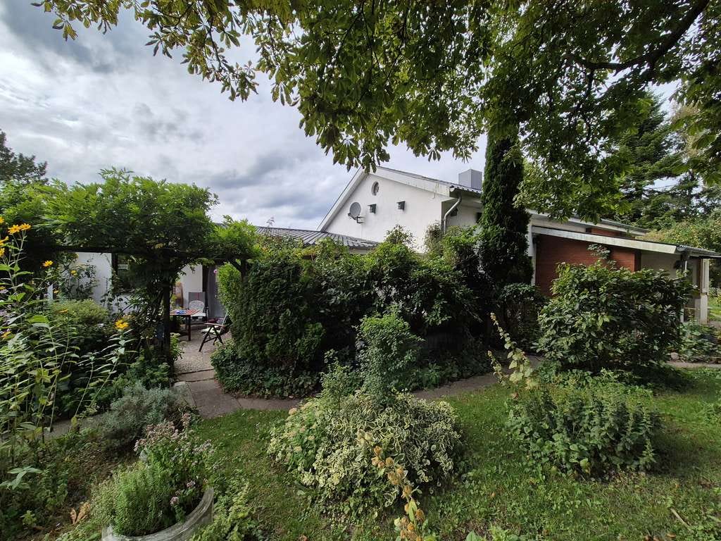 Immobilie in Wees - Wohnidylle trifft Investment: Sehr gepflegter Resthof mit 3 WE, großer Scheune & viel Grün - Bild 3