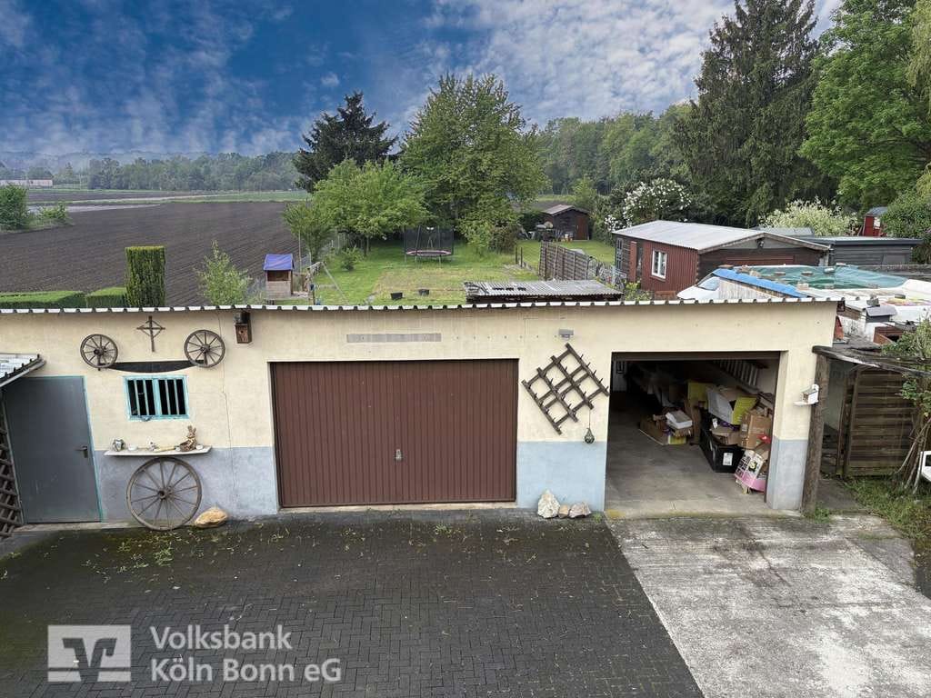 Immobilie in Brühl - Brühl-Schwadorf - Großzügiges 1-2 Familienhaus mit 2 Garagen und weitläufigem Garten - Bild 3