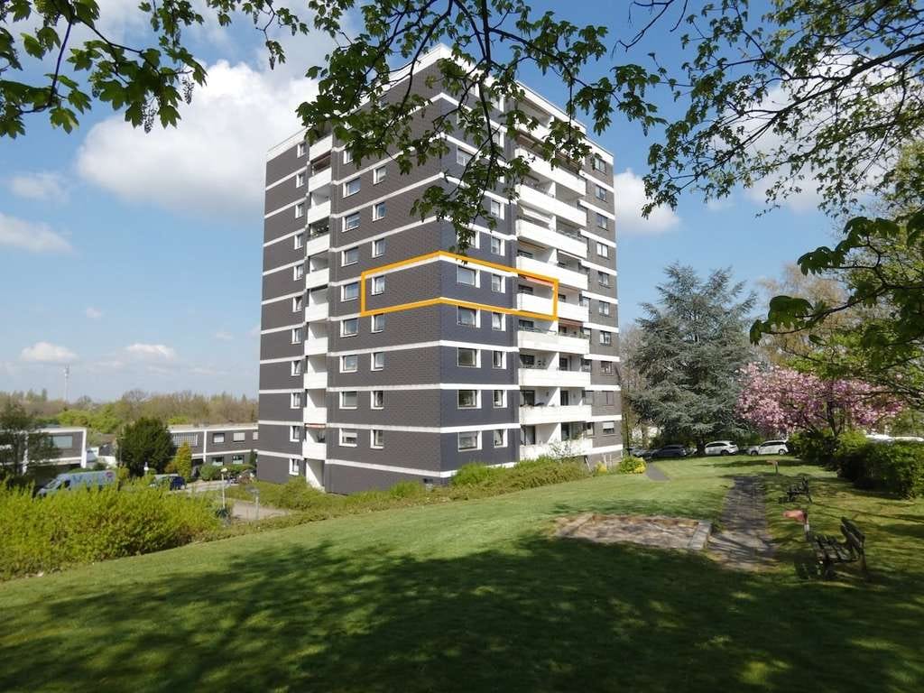 Immobilie in Heiligenhaus - 3- Zimmerwohnung mit schönem Ausblick, mit Sonnenloggia und 2 Stellplätzen - Bild 1
