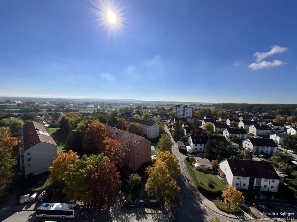 Immobilie in Schwabach - Vermietete 3-Zimmer-Wohnung 
mit Balkon und Garage 
inkl. Traumblick auf Schwabach - Bild 1