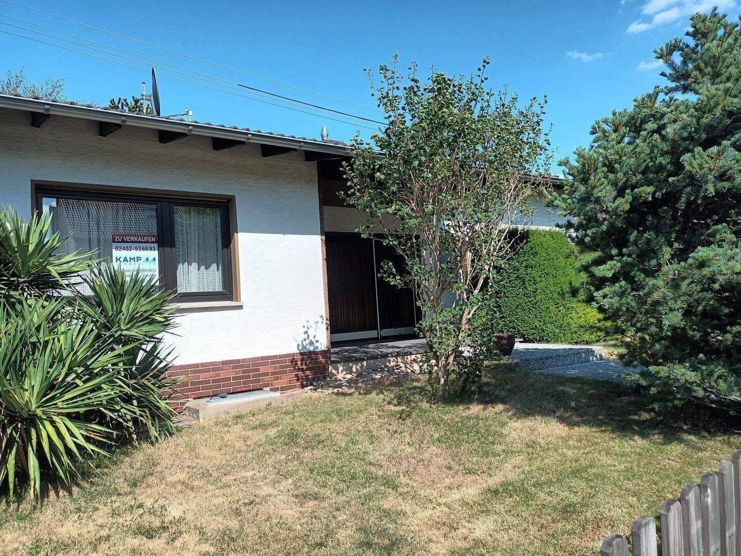 Immobilie in Niederkassel - ROHBAUPREIS! Solider Bungalow mit Pfiff, insges. 200 m² Wohnfläche + ca. 50m² KG! - Bild 1