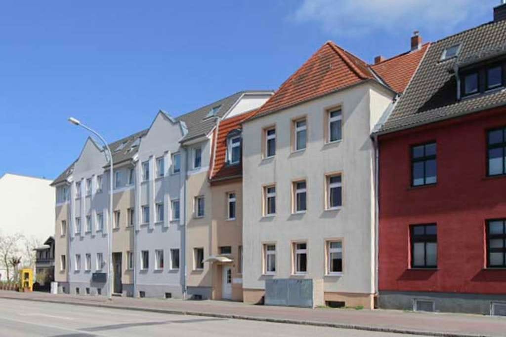 Immobilie in Stralsund - Solide Anlage: MFH mit 4 Einheiten und Top-Potenzial in Citylage - Bild 2