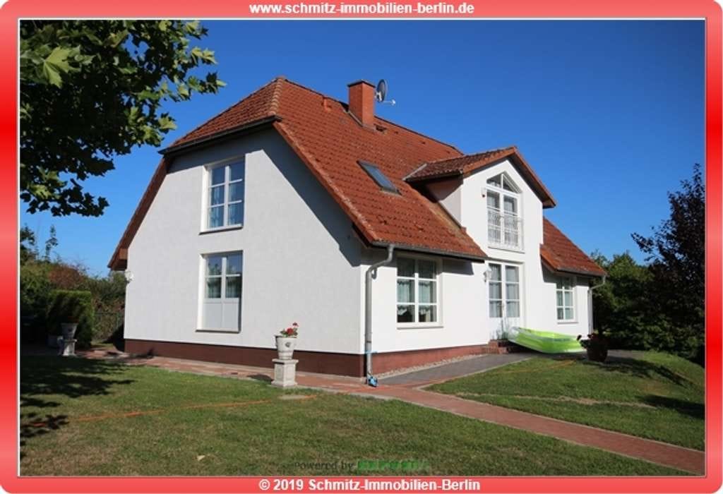 Immobilie in Nordwestuckermark - Your dream country house by the lake Your estate agent: Holger Schmitz…. - Bild 0