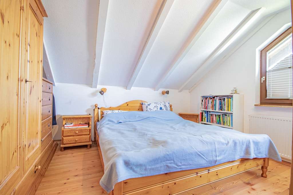 Immobilie in Ühlingen-Birkendorf - 3-Zimmer Dachgeschosswohnung 
mit zwei Balkonen und Galerie
Wohnen nahe Wiesen und Wald in Ühlinge - Bild 3