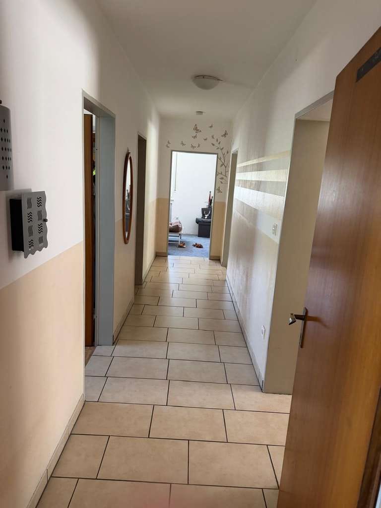 Immobilie in Kühbach - Großzügiges Zweifamilienhaus auf 1.150 m² Grundstück - Bild 1