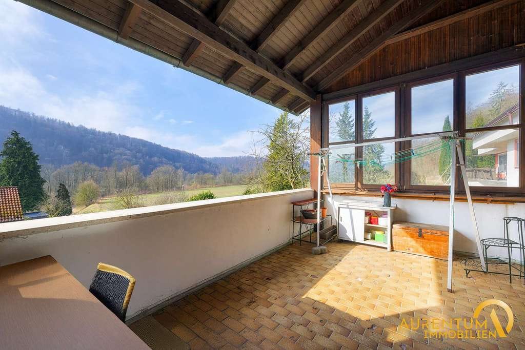 Immobilie in Essing - Einzigartiges Einfamilienhaus mit Einliegerwohnung, Pool-Potenzial & Panoramablick in Essing - Bild 1