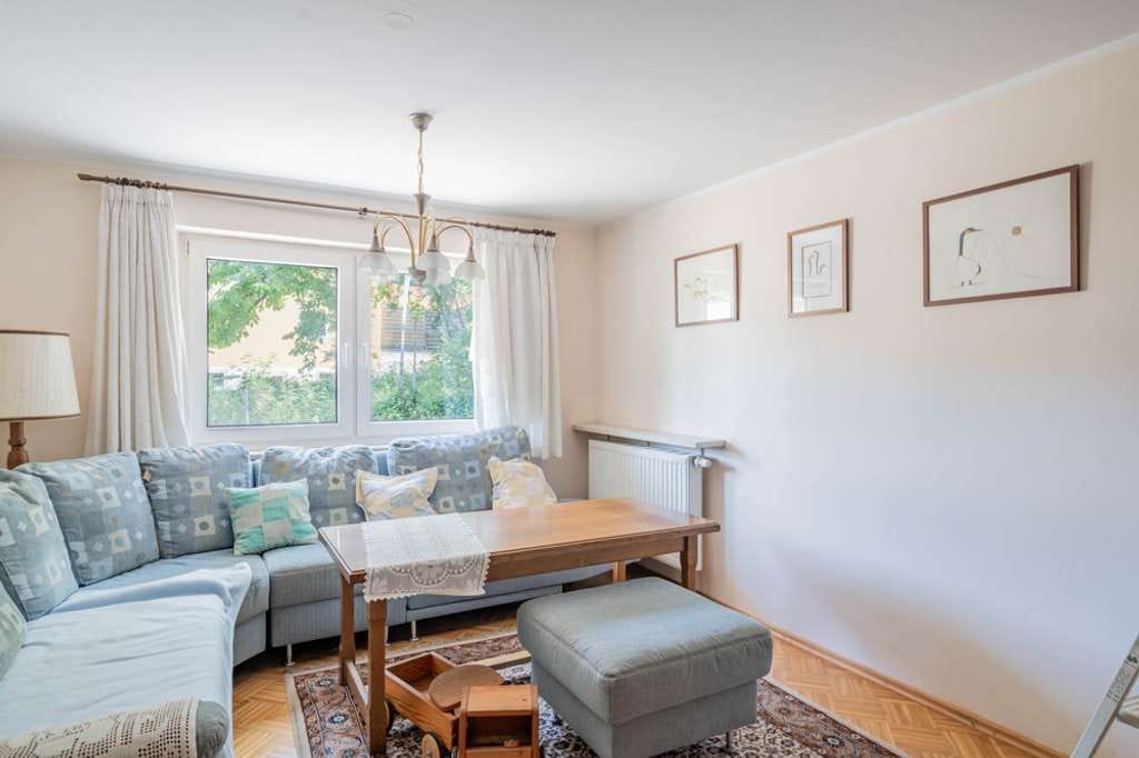 Immobilie in Dürrlauingen - Viel Platz für Familie & Ideen: freistehendes Haus mit großem Grundstück am Waldrand. - Bild 3