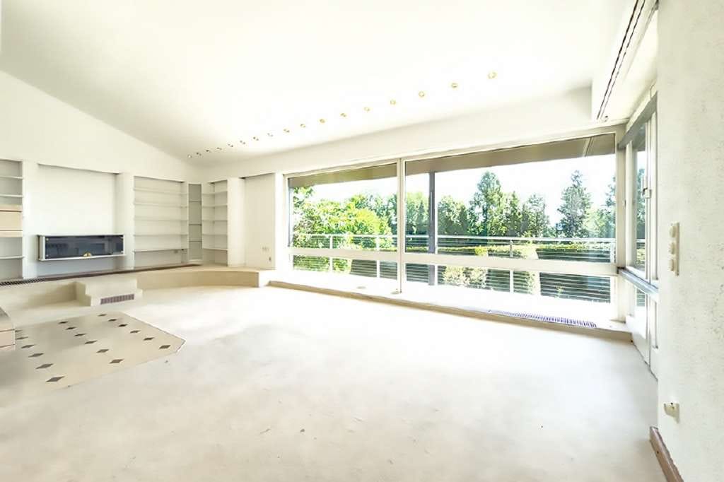 Immobilie in Berg - Einfamilienhaus mit wunderschönem Bergblick und viel Potenzial - Bild 3