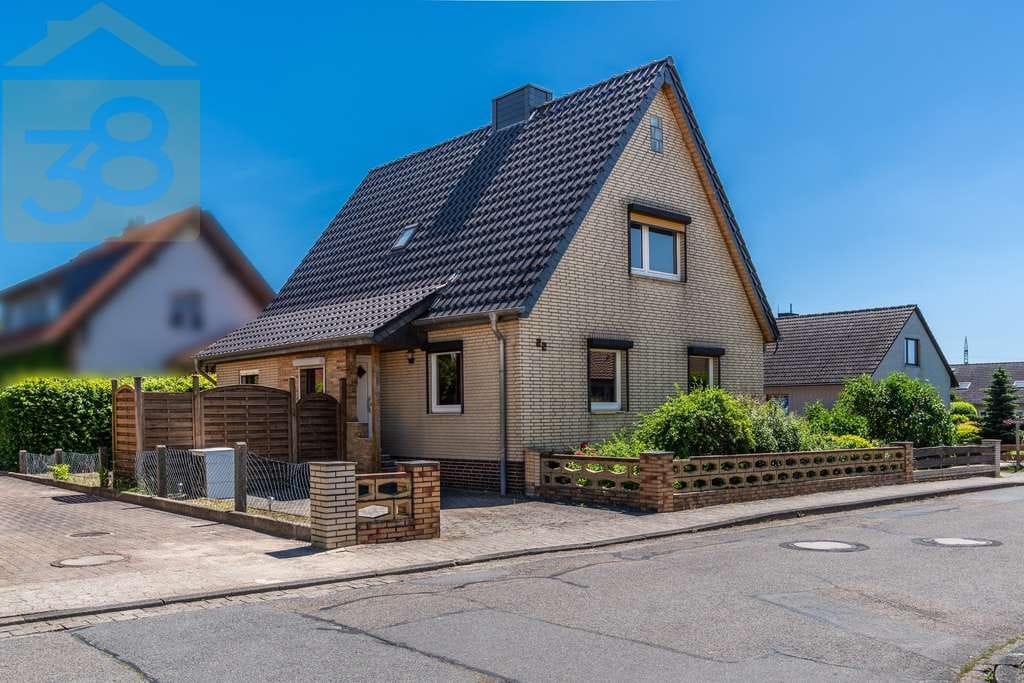 Immobilie in Tappenbeck - Einfamilienhaus in Tappenbeck mit Carport und Garten! Meine Immobilie = Mein Partner! - Bild 1