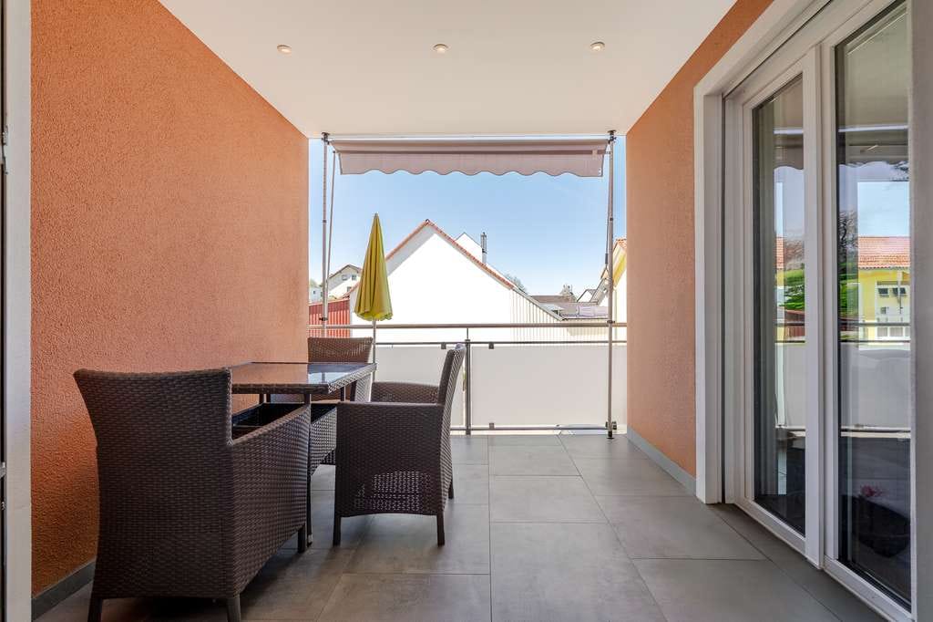 Immobilie in Aiglsbach - Kernsanierte 4-Zimmer-Maisonettewohnung mit überdachter Loggia & 2 Stellplätzen - Bild 4