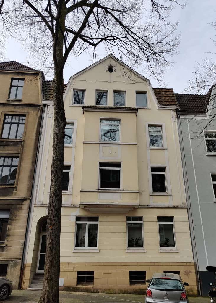 Immobilie in Mülheim an der Ruhr - 3-Familienhaus mit Entwicklungs-/ und Erweiterungspotential in MH-Dichterviertel - Bild 2