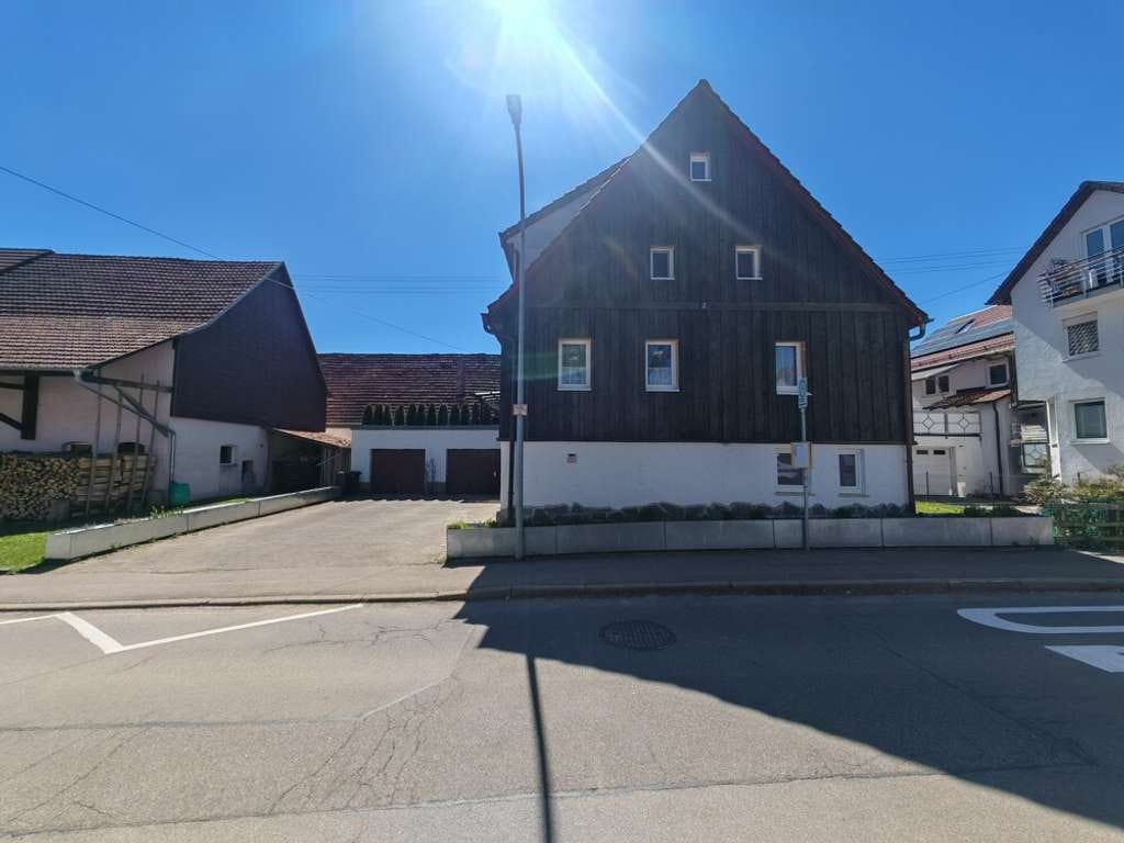 Immobilie in Engstingen - Familiendomizil mit Dachterrasse und Doppelgarage inmitten von Kohlstetten! - Bild 4