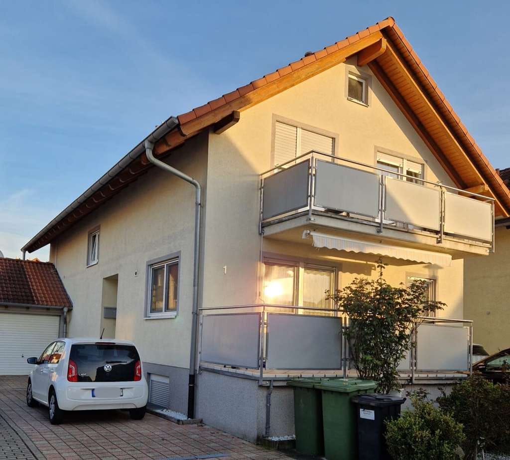 Immobilie in Graben-Neudorf - Familienfreundliche 4-Zimmer-Wohnung mit Garten, Terrasse und Garage - Bild 0