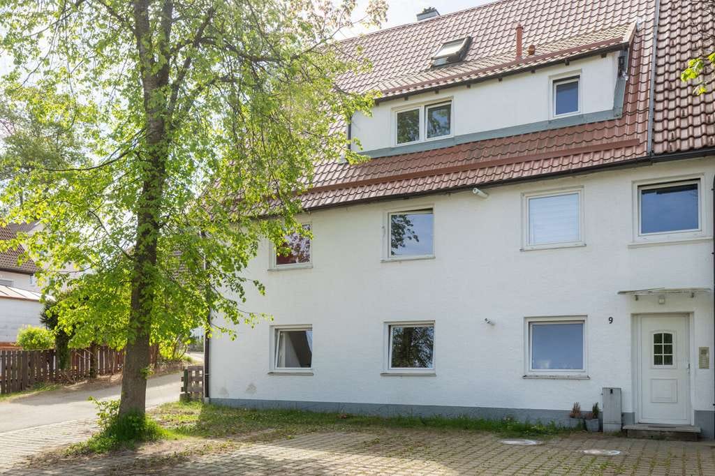 Immobilie in Memmingerberg - Voll vermietetes Mehrfamilienhaus mit zusätzlichem Stellplatzpotenzial - Bild 1