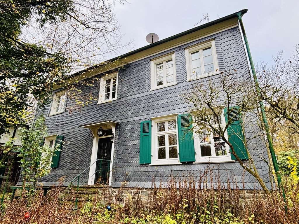 Immobilie in Wiehl - Historisches Forsthaus in Vorortlage von Wiehl! - Bild 2
