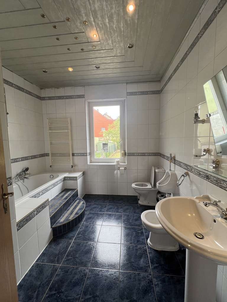 Immobilie in Völklingen - Charmantes Einfamilienhaus mit Potenzial - Renovierungsbedürftiges Zuhause in Völklingen-Wehrden - Bild 4