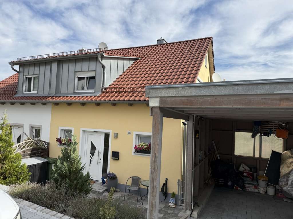 Immobilie in Wörth an der Donau - Hochwertige Doppelhaushälfte mit unverbaubaren Ausblick über die Stadt Wörth - Bild 2