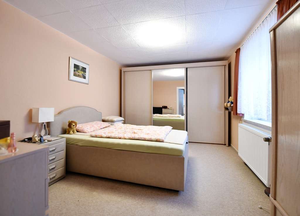 Immobilie in Geithain - Charmantes Reihenmittelhaus mit viel Platz, Privatsphäre und Ausbaupotenzial im Herzen von Geithain - Bild 2