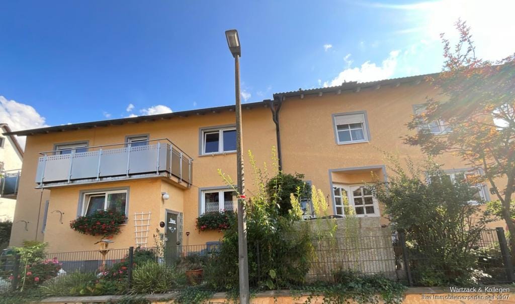 Immobilie in Kammerstein - Einfamilienhaus und Zweifamilienhaus 
mit Nebengebäuden 
komplett zu verkaufen! - Bild 0