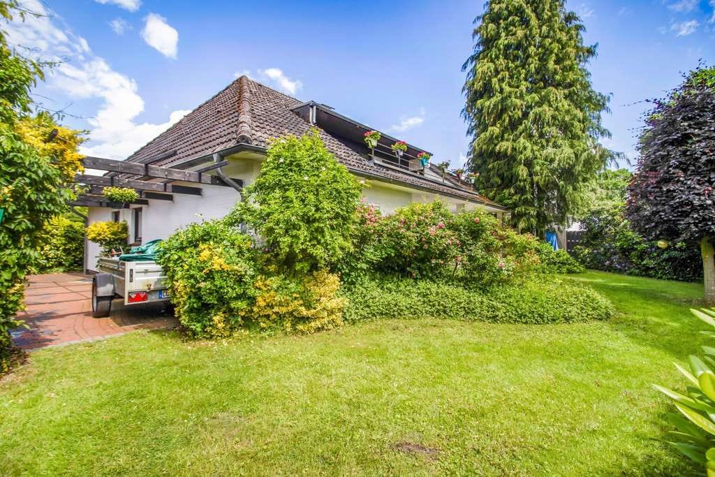 Immobilie in Schiffdorf - Großzügiges Einfamilienhaus mit Garage in begehrter Wohnlage von Schiffdorf-Friedheim - Bild 1