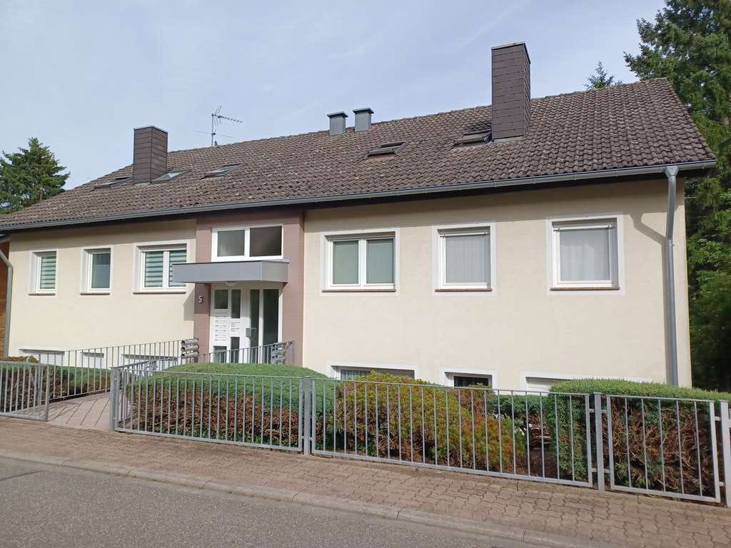 Immobilie in Karlsbad - Gepflegtes 6-Familienhaus in ruhiger Anliegerstraße - Bild 0