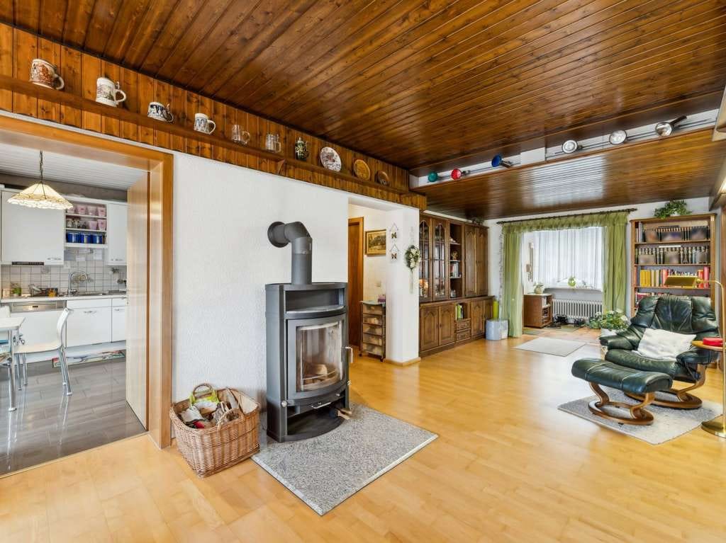 Immobilie in Neustadt bei Coburg - Attraktives 3-Familienhaus mit großzügigem Grundstück in Neustadt bei Coburg - Bild 3