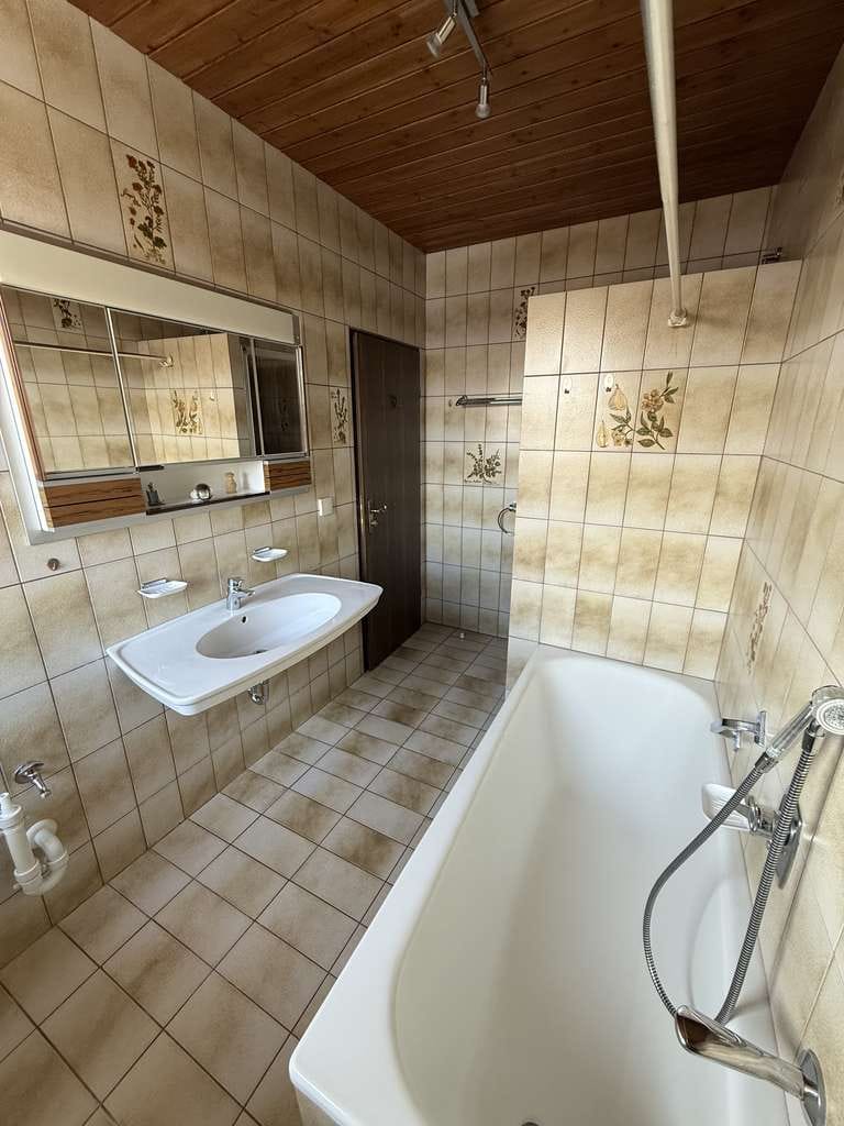Immobilie in Waging am See - Zentral & ruhig wohnen: Helle 85 m² Wohnung mit Balkon & EBK in Waging am See - Bild 2