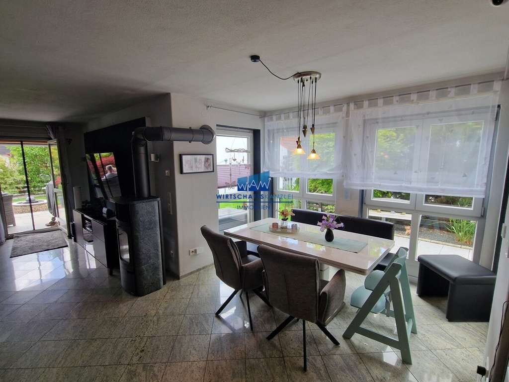 Immobilie in Jettingen - Charmante Maisonette-Wohnung mit Hauscharakter, Garage, und schönem Garten - Bild 4
