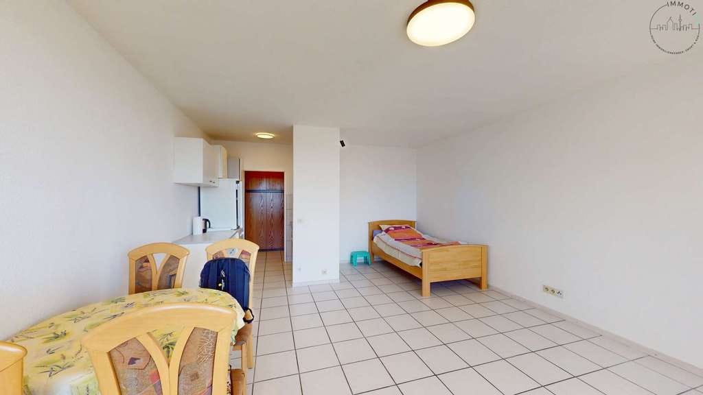 Immobilie in Durmersheim - Kompakt. Zentral. Bezugsfrei. – Gepflegte 1-Zi-ETW mit Balkon und TG-Stellplatz in Durmersheim - Bild 1