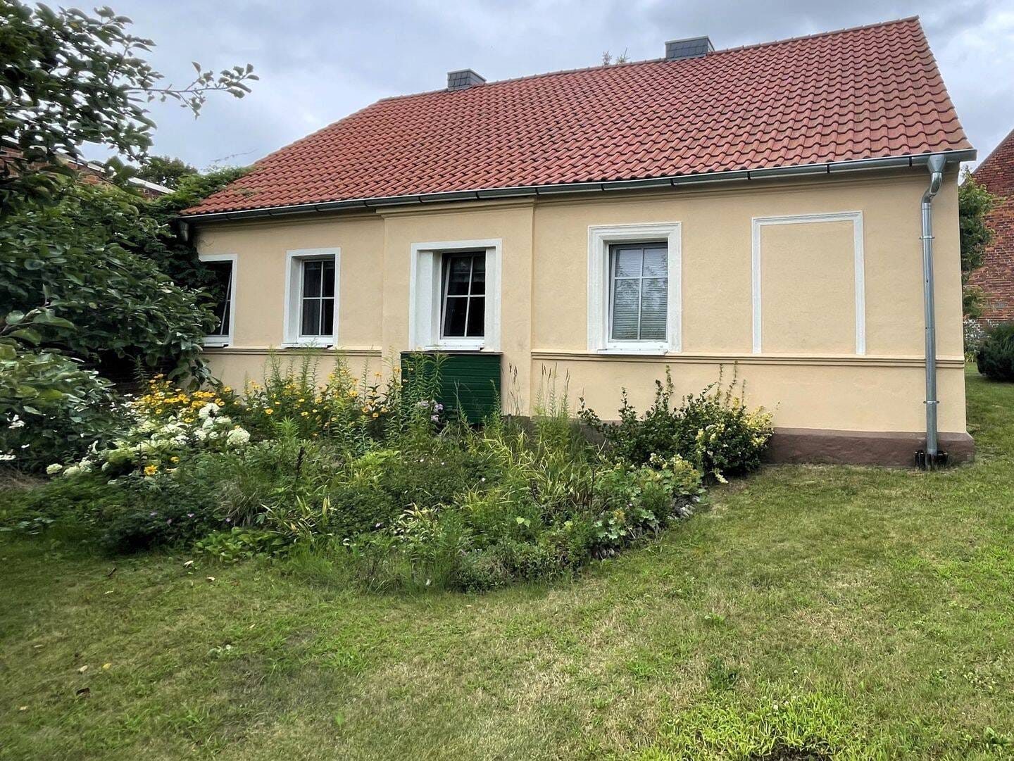 Immobilie in Steinhöfel - Charmantes Bauernhaus mit großem Garten und vielseitigen Nutzungsmöglichkeiten - Bild 2