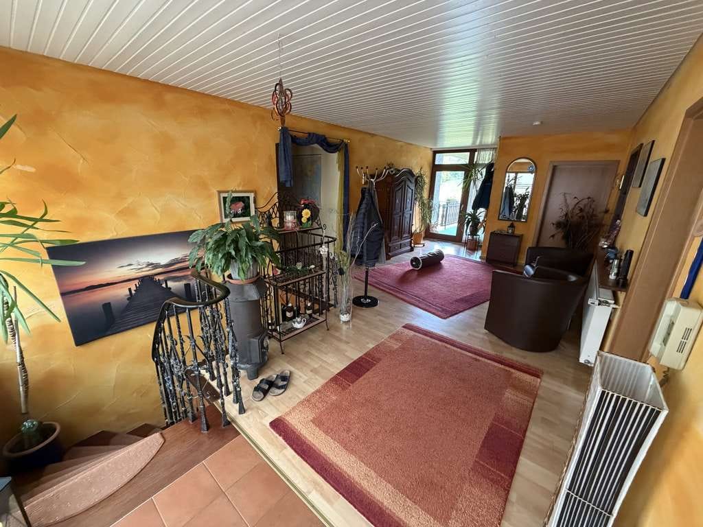 Immobilie in Niederschlettenbach - Wohnen auf einer Ebene-Wohnhaus im Bungalow-Stil mit Einliegerwohnung im Gartengeschoss - Bild 2