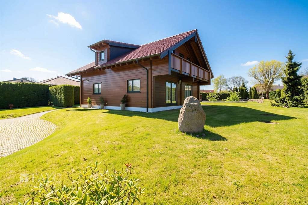 Immobilie in Barnekow - +++ Natur pur & Design: Hochwertiges Fullwood-Wohnblockhaus mit Weitblick in Ostseenähe +++ - Bild 3