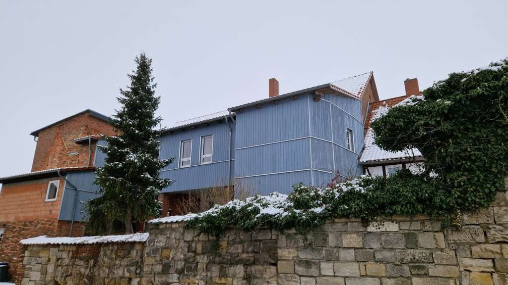 Immobilie in Huy - 2 vermietete Wohneinheiten und eine ehem. Gaststätte mit Saal als Ausbaureserve in Eilsdorf / Huy - Bild 1