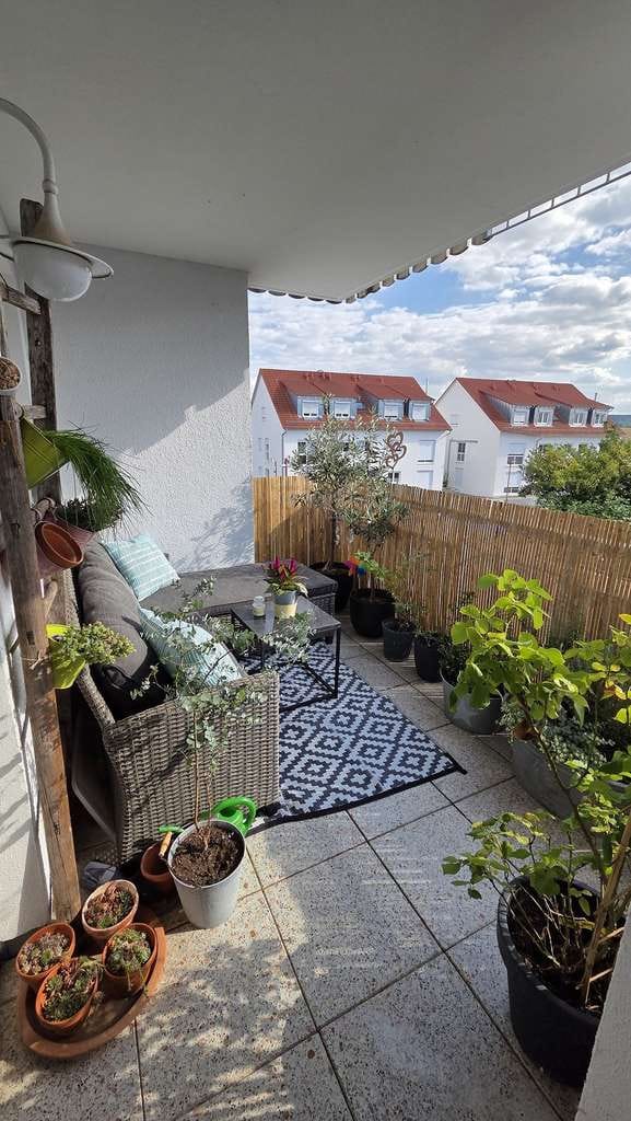 Immobilie in Hardthausen am Kocher - **Gepflegte 3,5-Zimmer-Wohnung mit Balkon, Tiefgaragen- und Außenstellplatz** - Bild 2