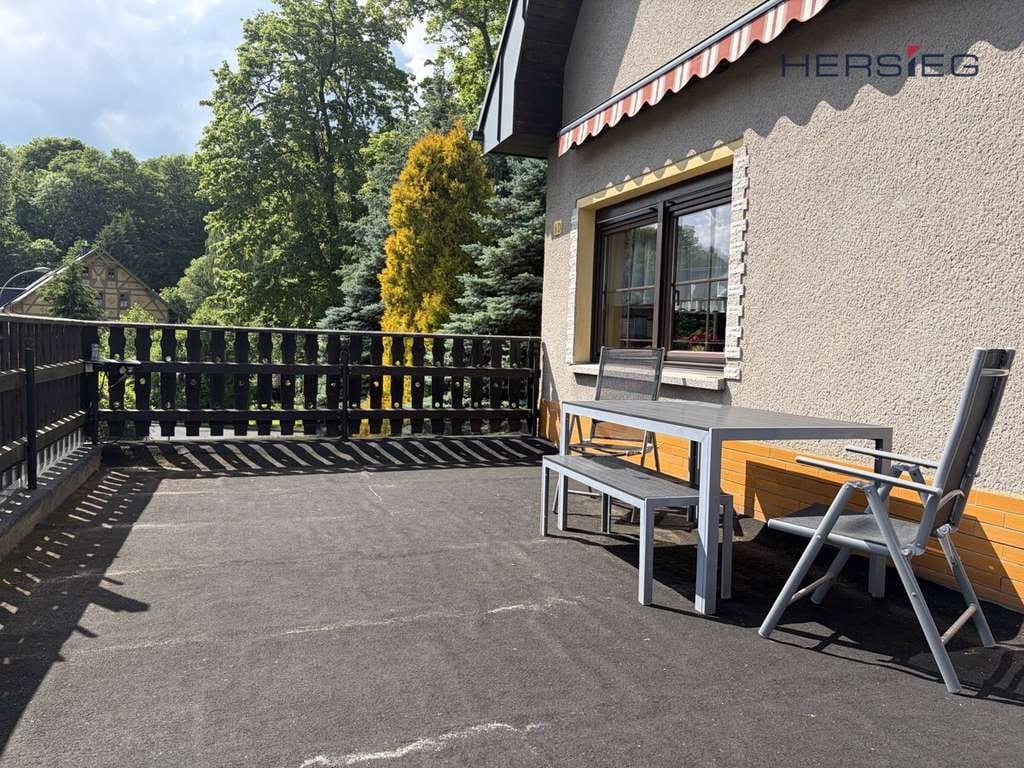 Immobilie in Sehmatal - Attraktives Einfamilienhaus mit sonniger Terrasse und schönem Grundstück - Bild 3