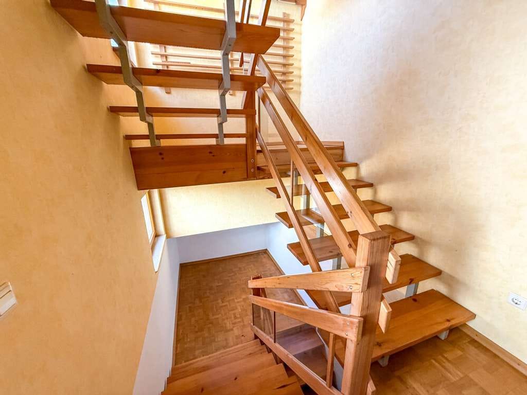 Immobilie in Benningen am Neckar - 2 Häuser zu einem Preis mit viel Platz für 
2-3 Familien - Bild 2