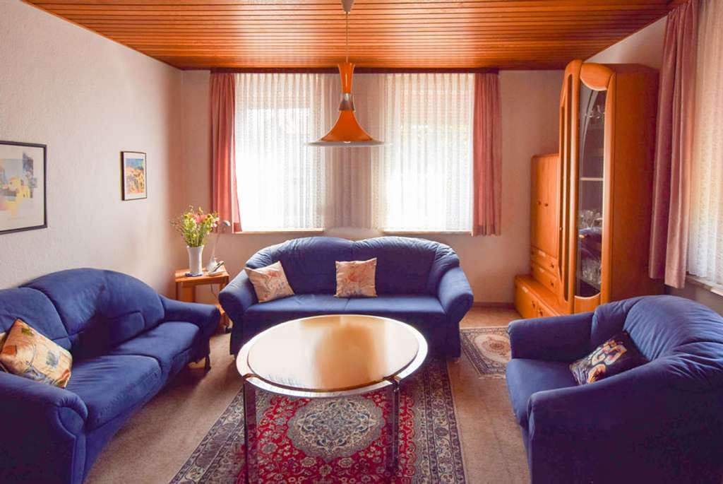 Immobilie in Schöningen - Einfamilienhaus mit Nebengebäude auf großzügigem Grundstück. - Bild 0