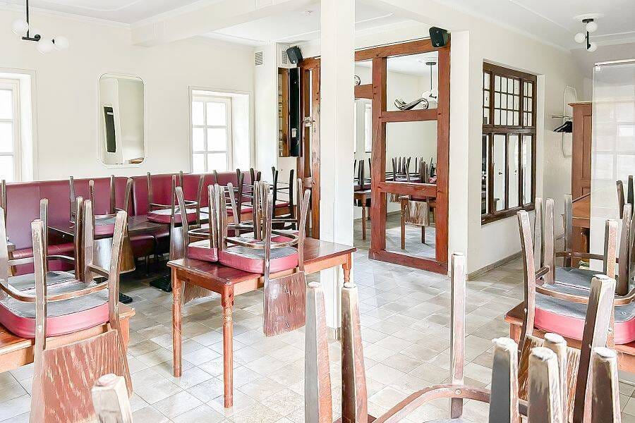 Immobilie in Isernhagen - Wohn-/Geschäftshaus: Ehemalige Trattoria mit Außenterrasse zzgl. einer vermieteten Wohnung - Bild 1