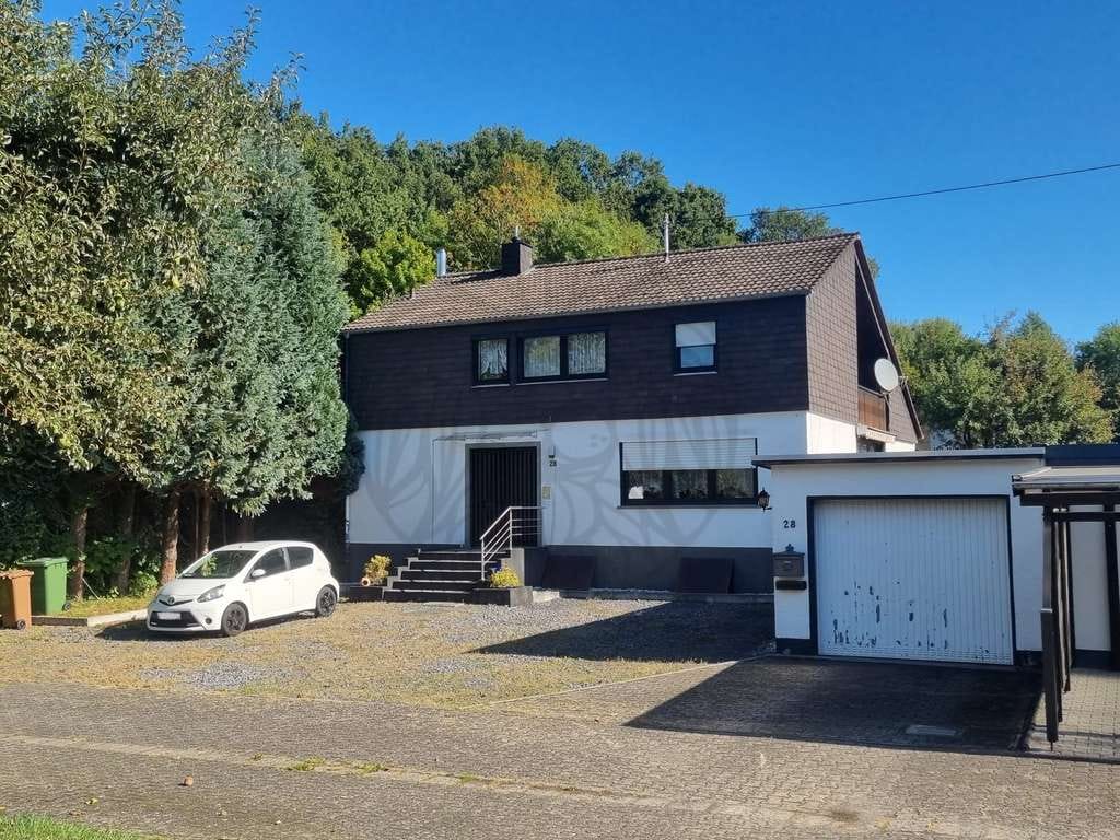 Immobilie in Westerburg - Westerburg: Charmantes Ein-/Zweifamilienhaus in Westerburg


 - Bild 1